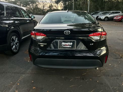 Used 2023 Toyota Corolla LE image 3