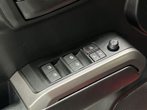 Used 2022 Toyota Tacoma SR5 w/ Technology Package RWD image 15