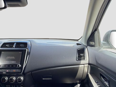 Used 2024 Mitsubishi Outlander Sport SE image 18