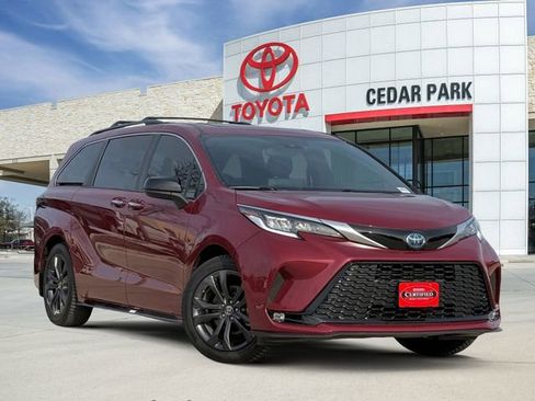 Used 2024 Toyota Sienna XSE image 1
