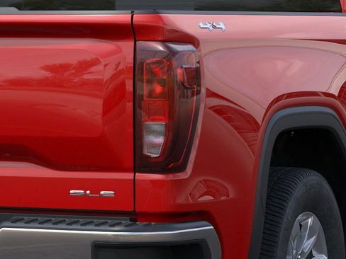New 2026 GMC Sierra 1500 SLE w/ Preferred Package image 11