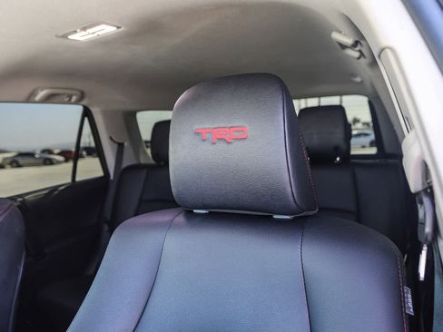 Used 2022 Toyota 4Runner TRD Off-Road Premium AWD/4WD image 24