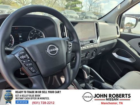 Used 2025 Nissan Frontier SV RWD image 4