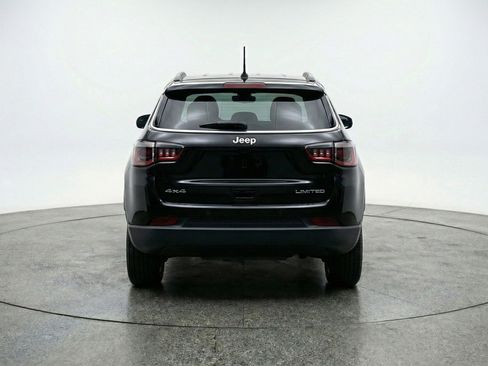 Used 2025 Jeep Compass Latitude image 7