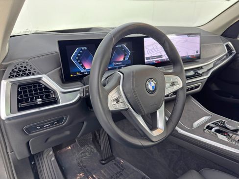 Used 2025 BMW X7 xDrive40i w/ Parking Assistance Package AWD/4WD image 14