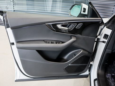 New 2026 Audi Q8 Premium Plus image 21