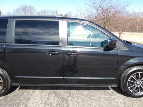 Used 2018 Dodge Grand Caravan GT image 33