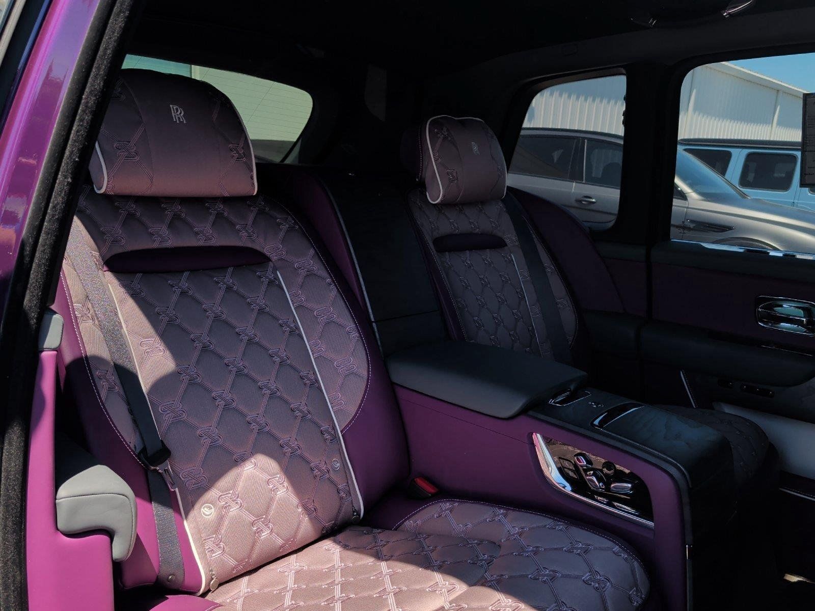 Used 2025 Rolls-Royce Cullinan AWD/4WD image 37