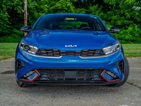 Used 2023 Kia Forte GT-Line w/ GT-Line Premium Package FWD image 3