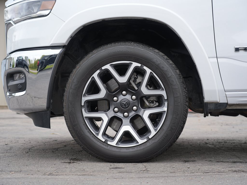 Used 2025 RAM 1500 Laramie AWD/4WD image 11