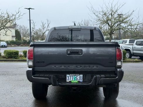 Used 2023 Toyota Tacoma Limited image 4