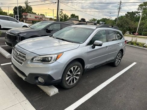 Used 2017 Subaru Outback 2.5i Limited AWD/4WD image 2