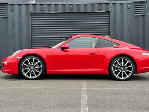 Used 2014 Porsche 911 Carrera RWD image 2