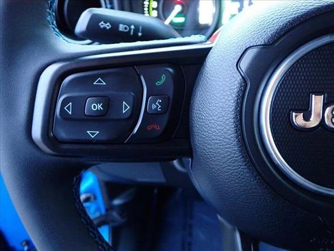 Used 2025 Jeep Wrangler Unlimited Rubicon 4xe image 13