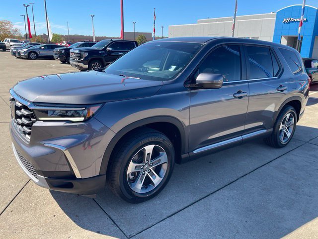 Used 2025 Honda Pilot EX-L image 2
