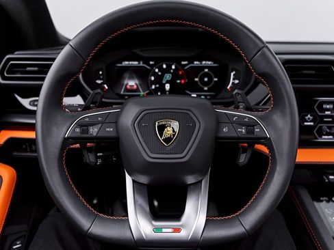 Used 2025 Lamborghini Urus Performante AWD/4WD image 71