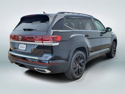 New 2026 Volkswagen Atlas SE FWD image 3