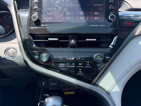 Used 2022 Toyota Camry XSE FWD image 16