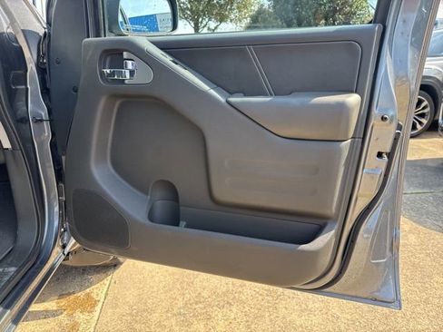 Used 2016 Nissan Frontier PRO-4X w/ Pro-4x Luxury Package image 16