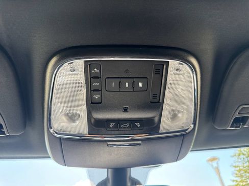 Used 2021 Jeep Grand Cherokee Trailhawk w/ Premium Lighting Group AWD/4WD image 27