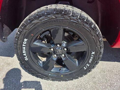Used 2019 RAM 1500 Express w/ Express Value Package AWD/4WD image 19