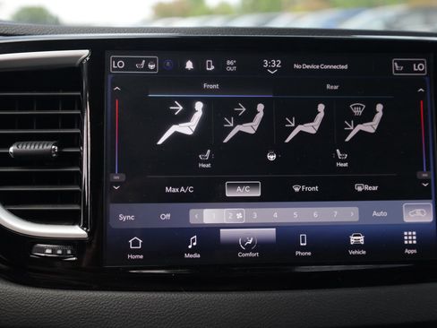 Used 2024 Chrysler Pacifica Touring-L FWD image 22