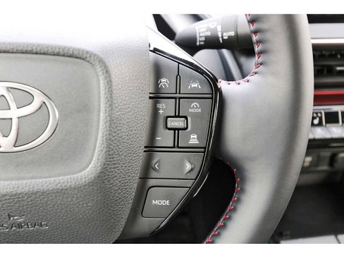 Used 2025 Toyota Prius Plug-In Hybrid image 16