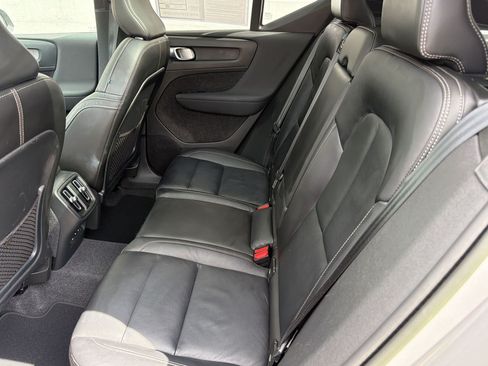 Used 2023 Volvo XC40 B4 Plus w/ Protection Package Premier FWD image 14