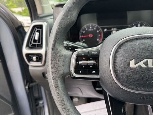 Used 2022 Kia Sorento LX FWD image 17
