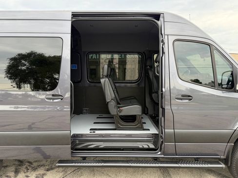 Used 2023 Mercedes-Benz Sprinter 2500 image 10