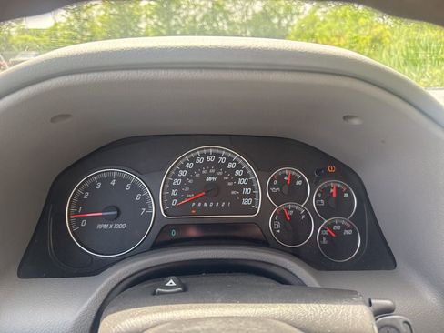Used 2008 GMC Envoy Denali w/ Sun And 6-Disc Cd Package RWD image 14