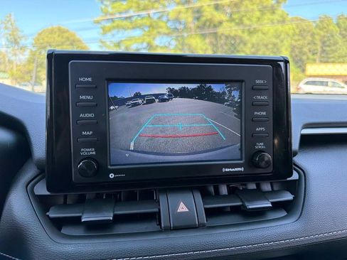 Used 2022 Toyota RAV4 LE AWD/4WD image 11
