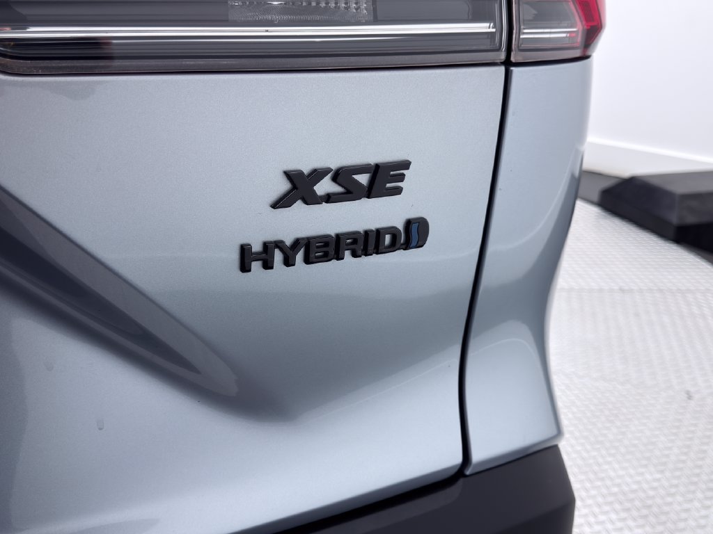 Used 2024 Toyota Corolla Cross AWD Hybrid w/ Convenience Package image 12