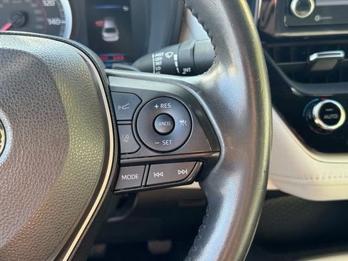 Used 2022 Toyota Corolla SE w/ SE Premium Package image 26