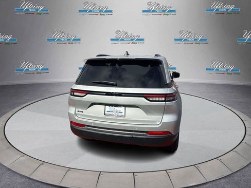 New 2026 Jeep Grand Cherokee Altitude AWD/4WD image 4
