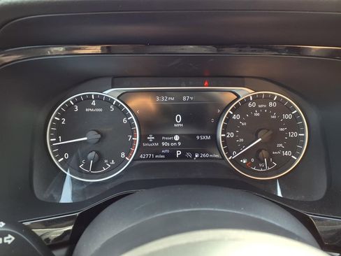 Used 2025 Nissan Pathfinder SV AWD/4WD image 16