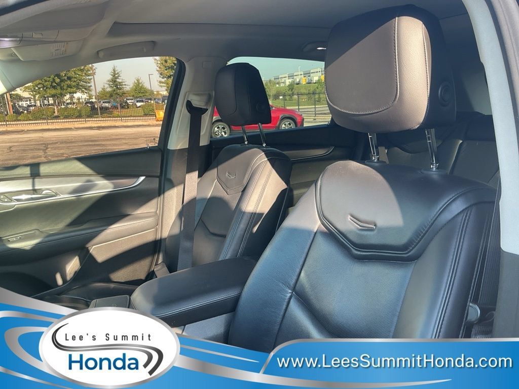 Used 2017 Cadillac XT5 Premium Luxury AWD/4WD image 11