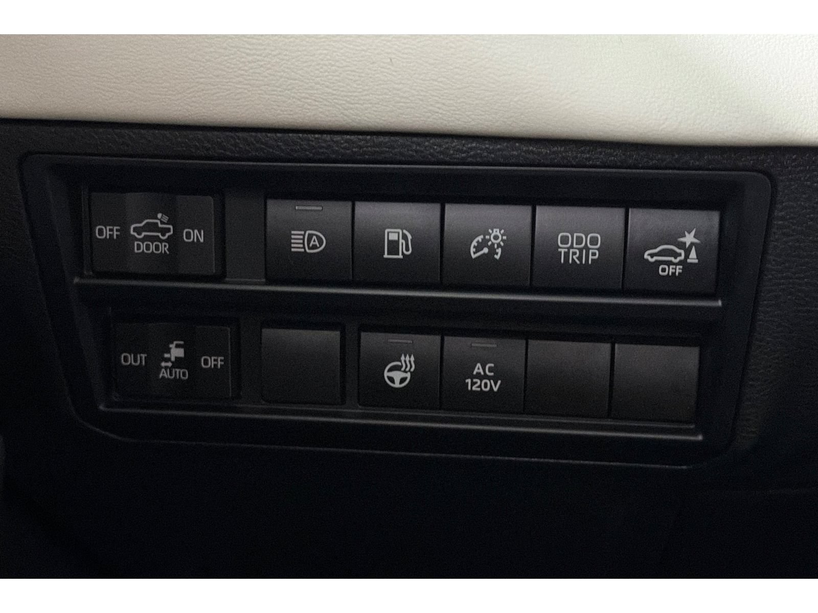 Used 2023 Toyota Tundra Capstone AWD/4WD image 29
