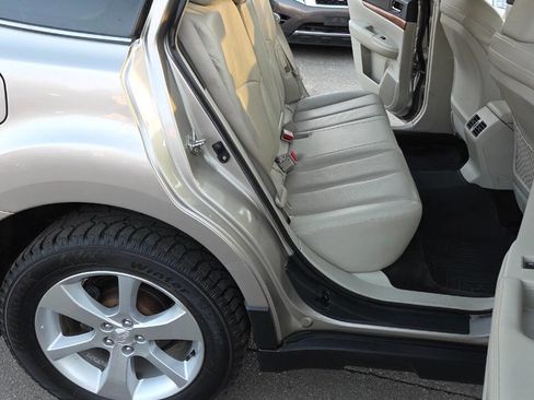 Used 2014 Subaru Outback 2.5i Limited image 42