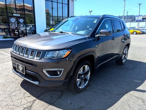 Used 2017 Jeep Compass Limited image 3