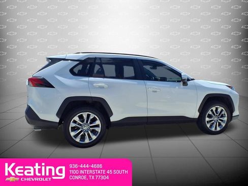 Used 2020 Toyota RAV4 XLE Premium FWD image 10
