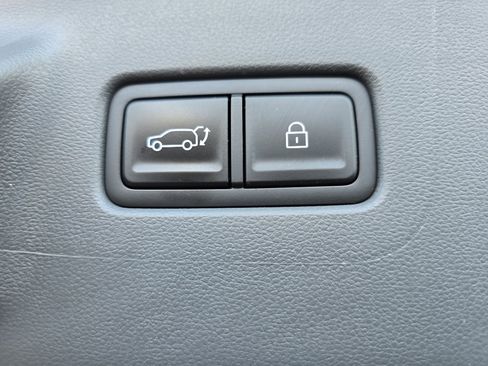 Used 2025 Hyundai Santa Fe Limited image 24