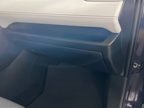 Used 2019 Toyota RAV4 XLE w/ Convenience Package FWD image 35