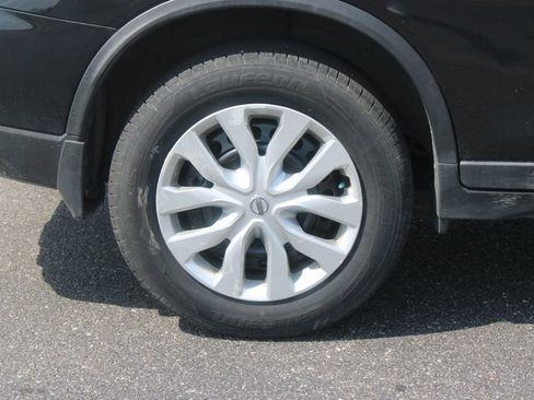 Used 2017 Nissan Rogue S FWD image 12