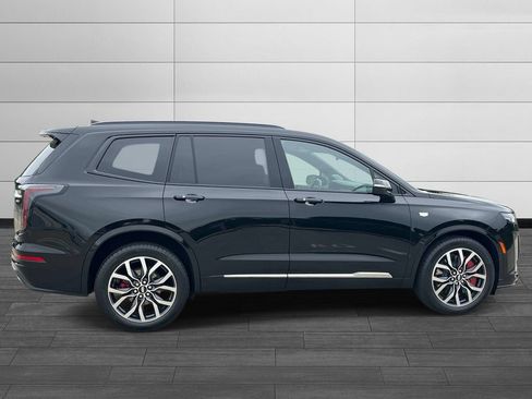 Certified 2025 Cadillac XT6 Sport w/ LPO, Floor Liner Package AWD/4WD image 6