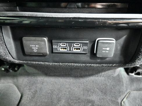 Used 2022 Jeep Wagoneer Series III AWD/4WD image 32