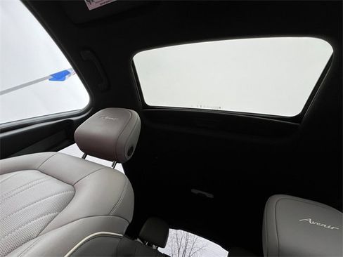 Used 2025 Buick Envista Avenir image 23
