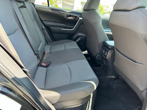 Used 2025 Toyota RAV4 XLE AWD/4WD image 29