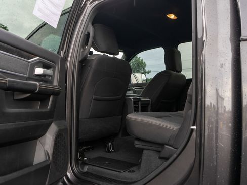 Used 2019 RAM 2500 Big Horn w/ Night Edition AWD/4WD image 27