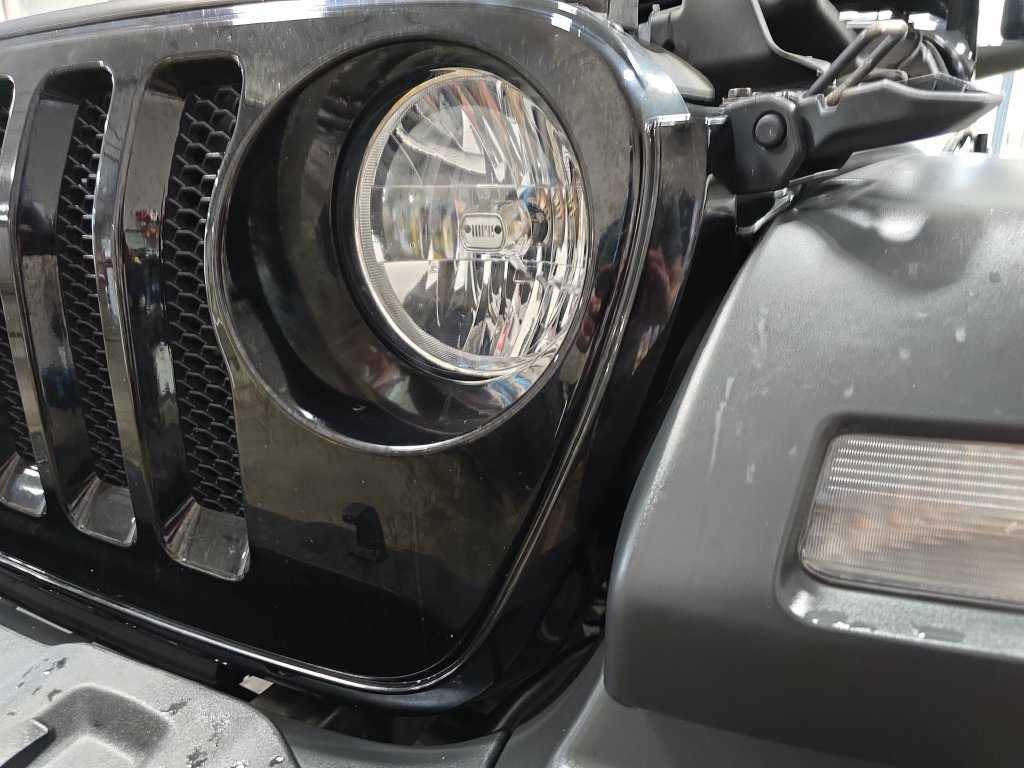 Used 2023 Jeep Wrangler Unlimited Sport AWD/4WD image 32